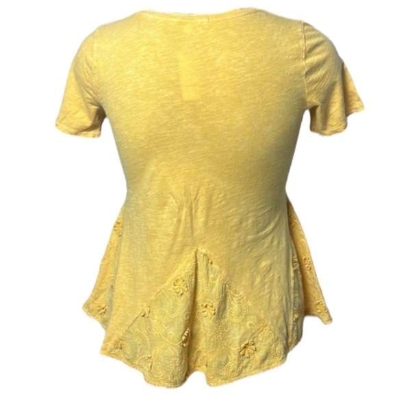 Anthropologie Eri & Ali Yellow Embroidered Flower Petal Flared Top Medium US$68 - Picture 3 of 12